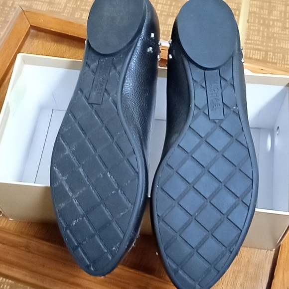 Michael Kors shoes - Picture 2 of 3